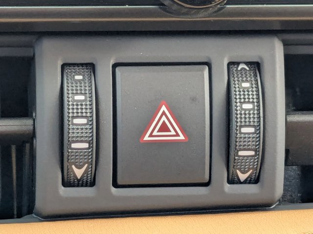Used 2025 Lexus NX 250 FWD w/ Towing Package (2000 Lbs) image 17
