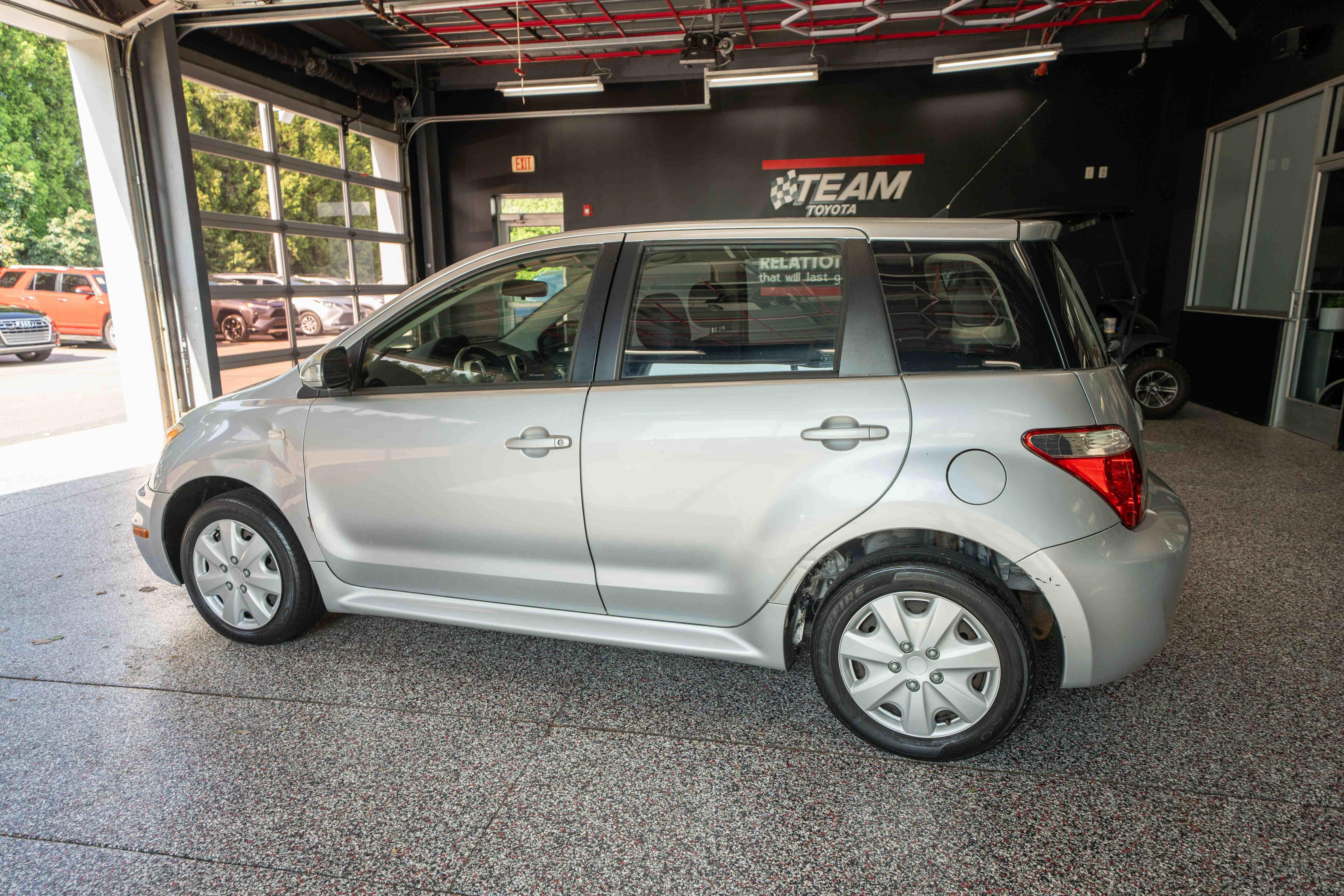 Used 2006 Scion xA FWD image 2
