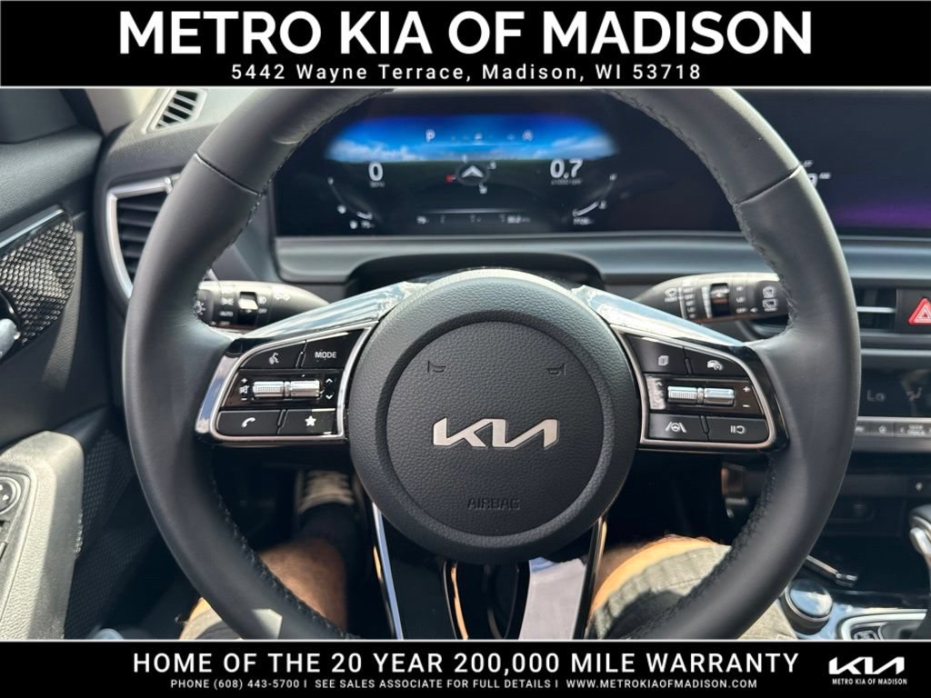 Used 2025 Kia Seltos EX w/ EX Sunroof Package AWD/4WD image 18