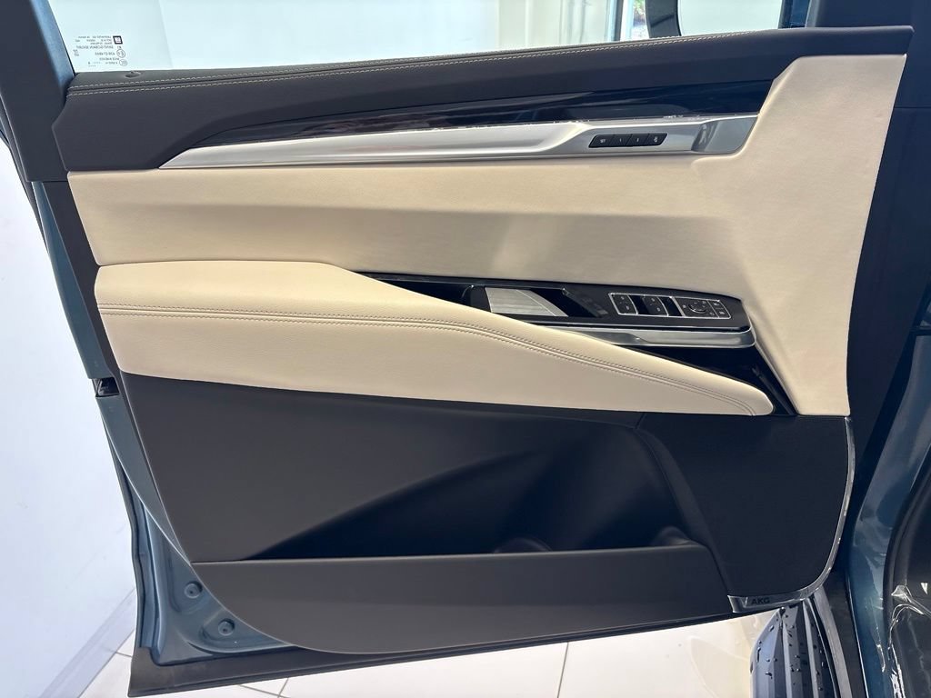 Used 2025 Cadillac Escalade Sport w/ LPO, ONYX Package AWD/4WD image 53