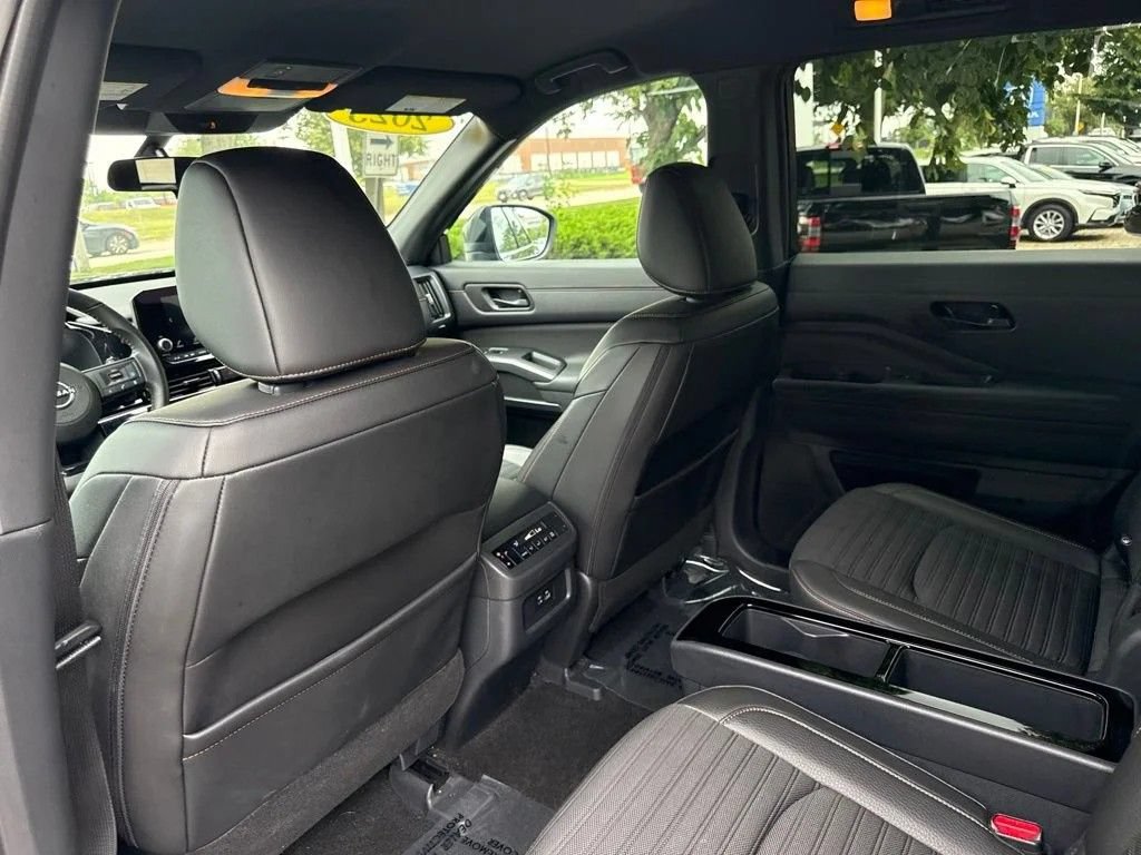 Used 2025 Nissan Pathfinder Rock Creek AWD/4WD image 15