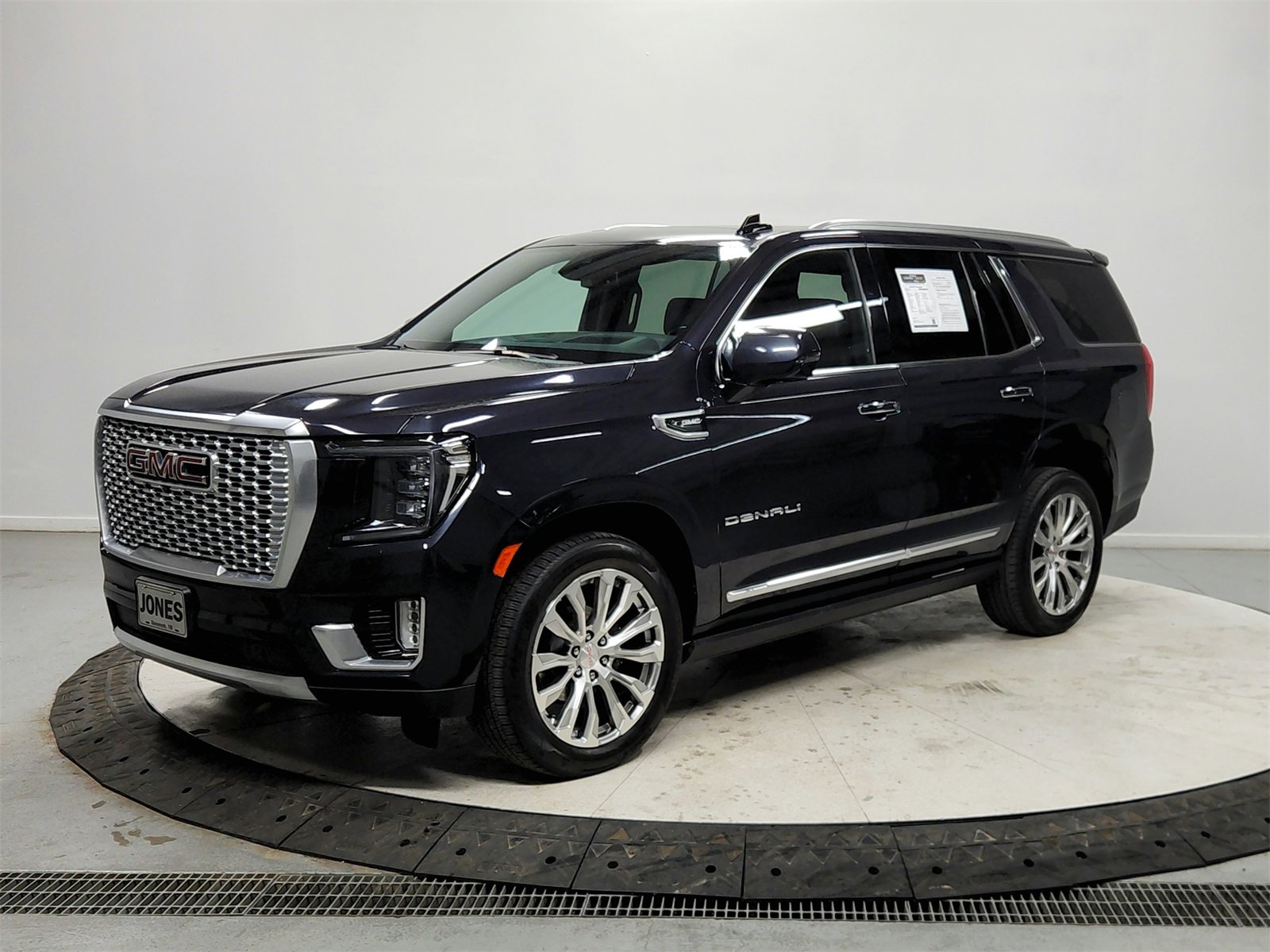 Used 2023 GMC Yukon Denali image 3