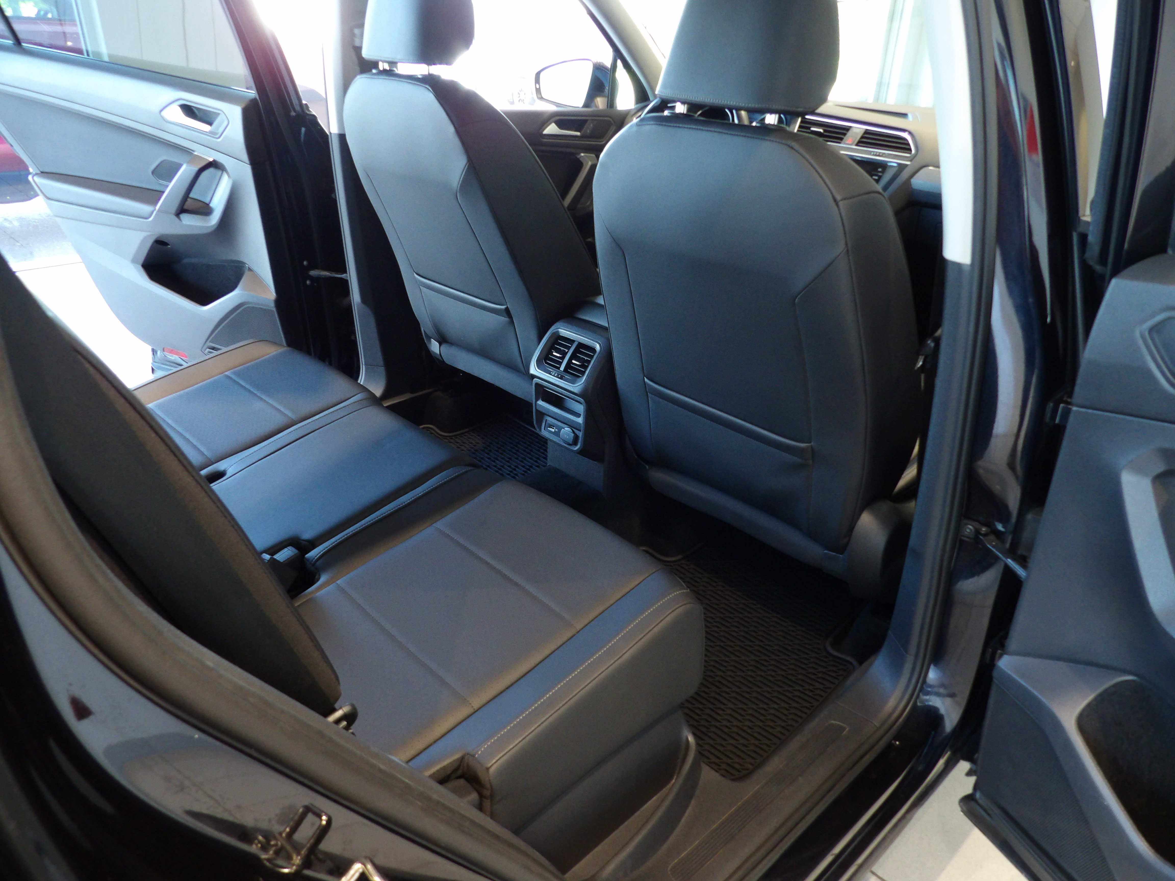 Used 2019 Volkswagen Tiguan SE AWD/4WD image 20