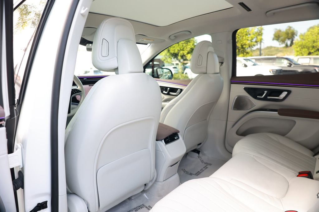 Used 2023 Mercedes-Benz EQS 580 4MATIC SUV image 33