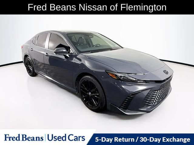 Used 2025 Toyota Camry SE w/ Convenience Package AWD/4WD image 1