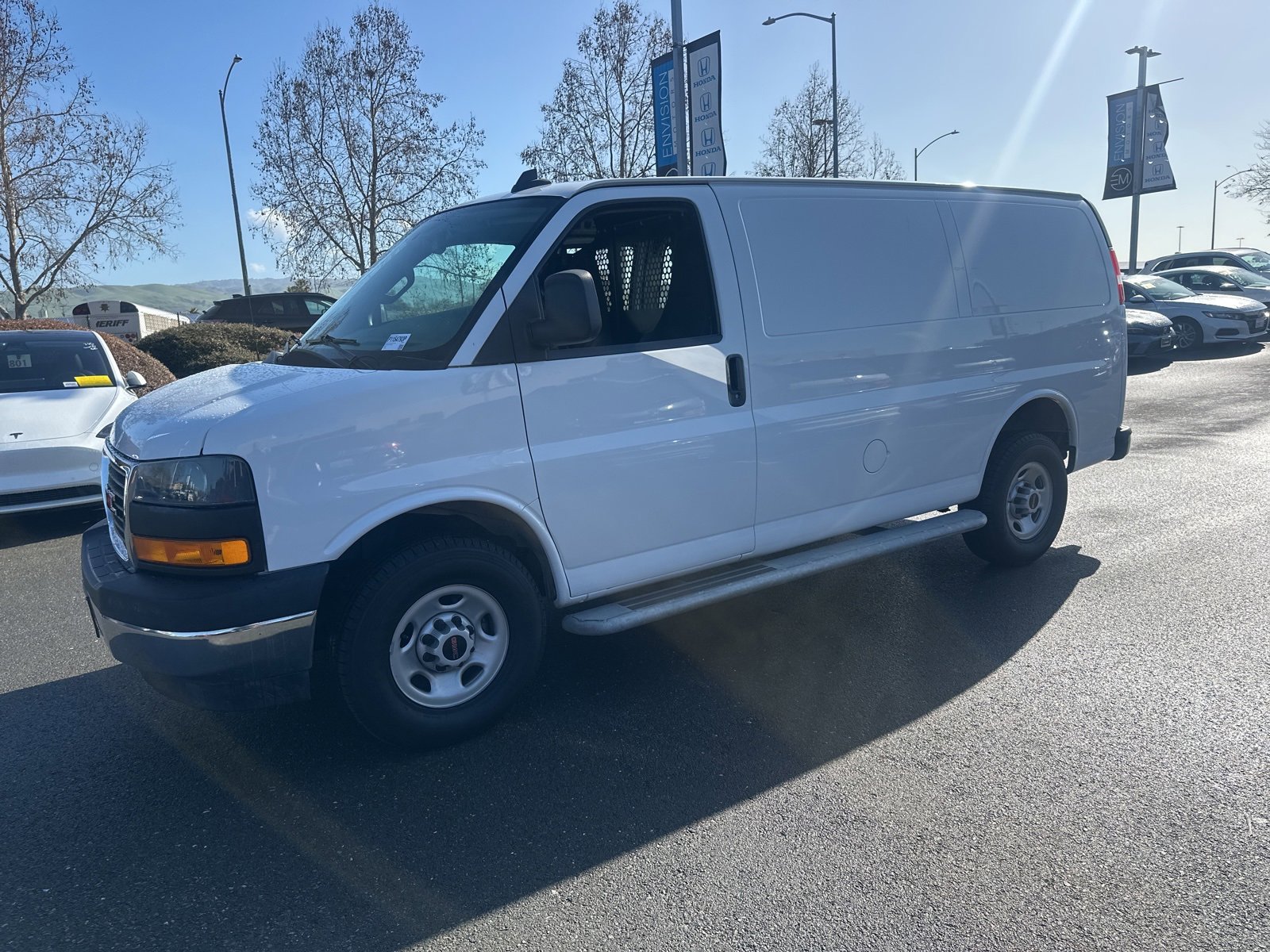 Used 2023 GMC Savana 2500 w/ Driver Convenience Package image 5
