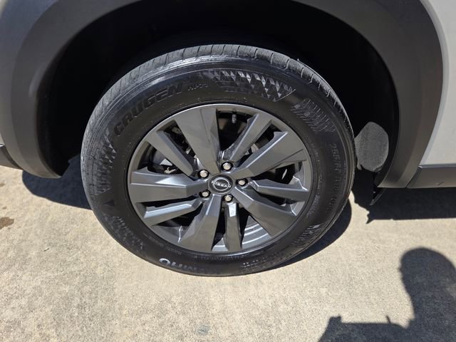 Used 2024 Nissan Pathfinder S image 12