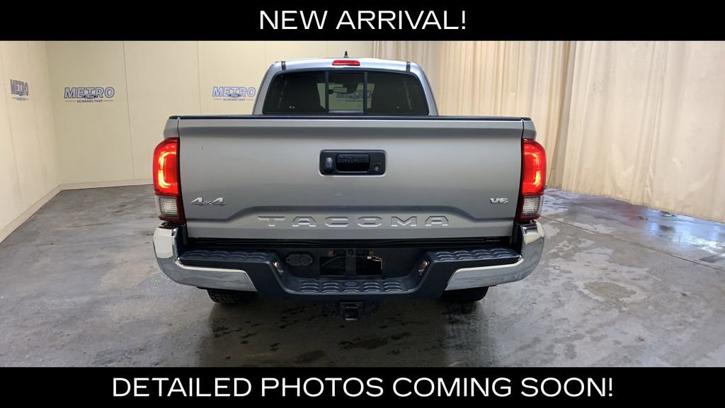 Used 2019 Toyota Tacoma SR5 AWD/4WD image 4