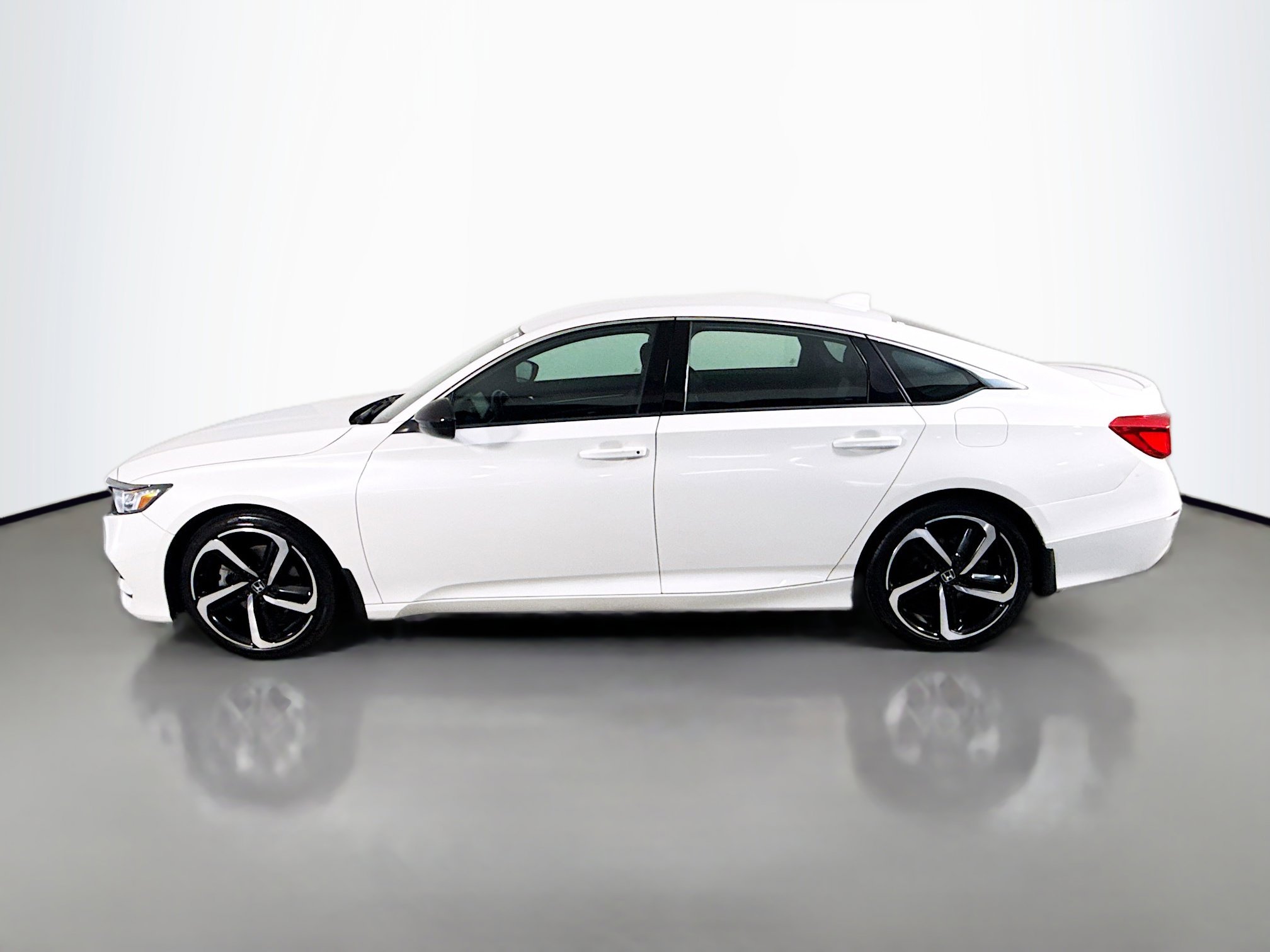 Used 2020 Honda Accord Sport image 6