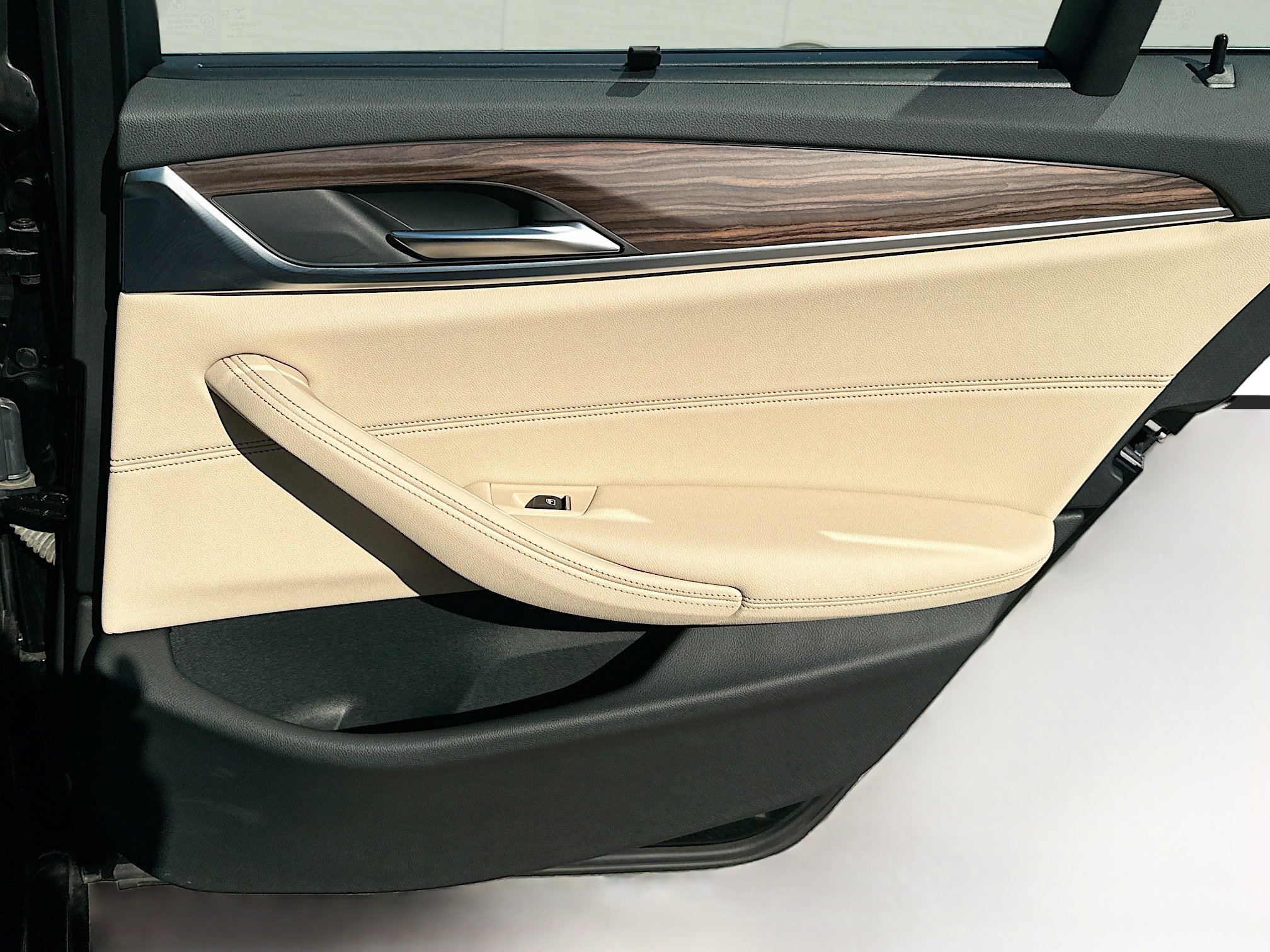 Used 2022 BMW 530i w/ Convenience Package image 32