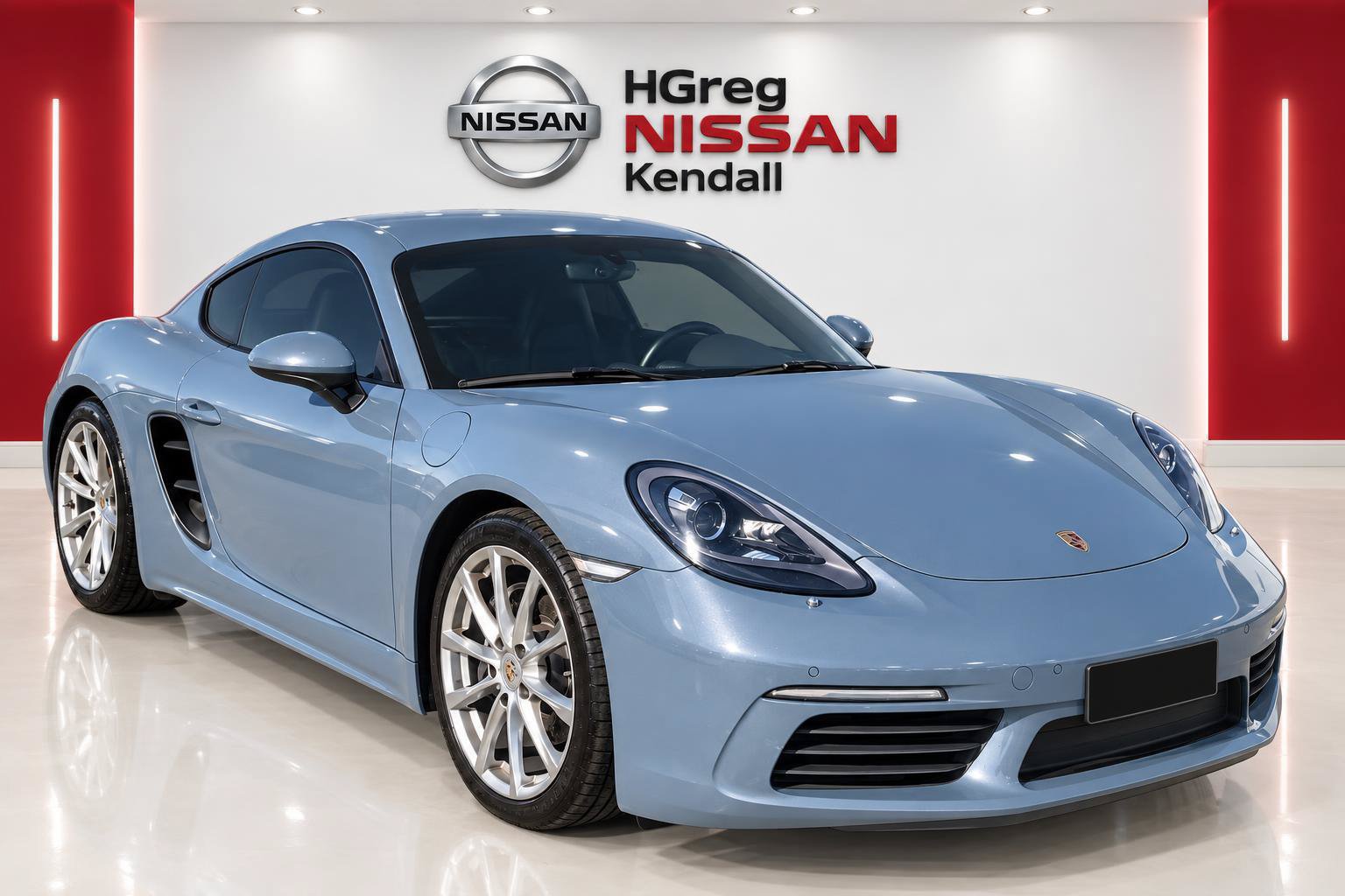 Used 2018 Porsche 718 Cayman RWD image 3