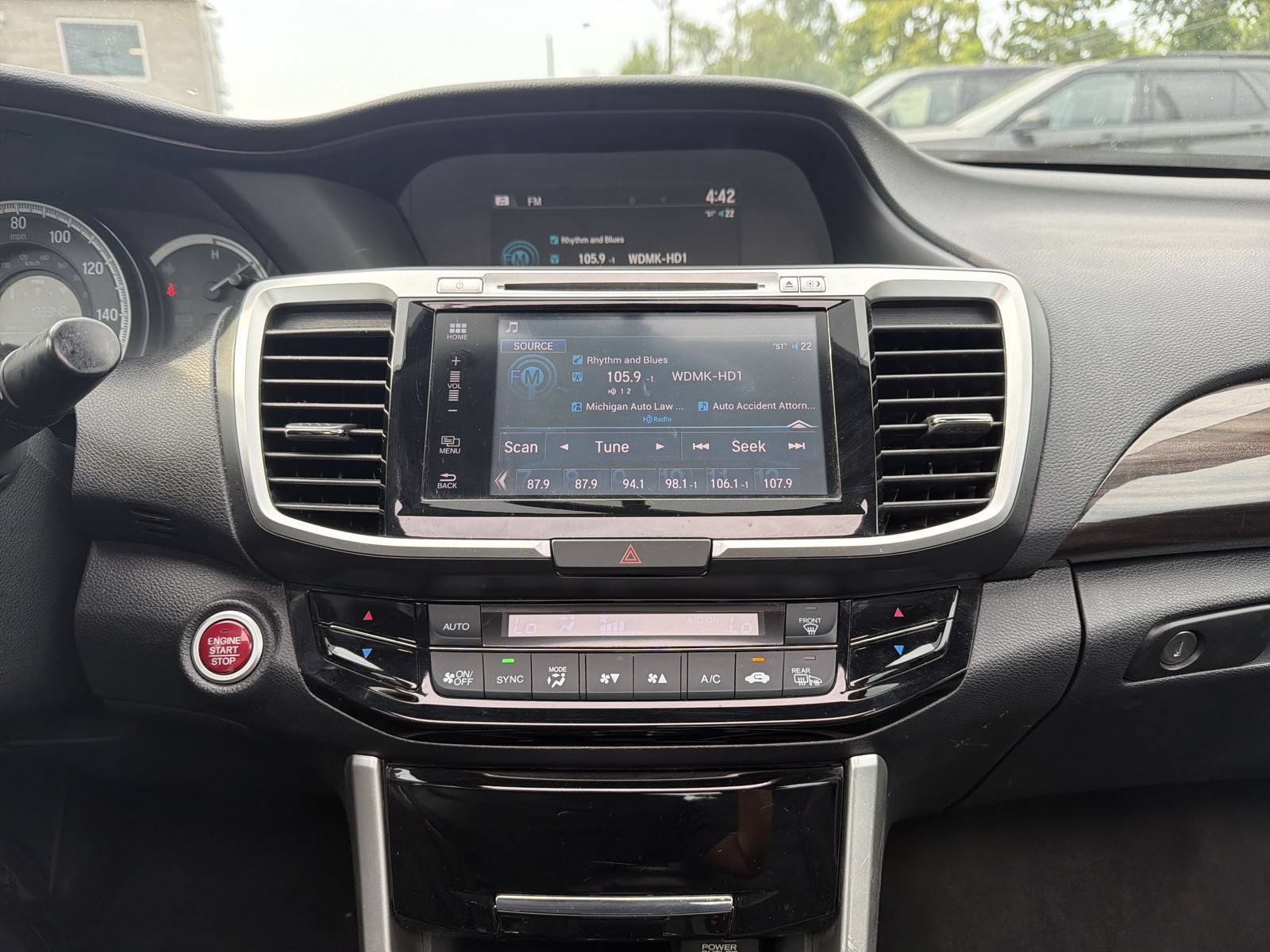 Used 2016 Honda Accord EX image 29