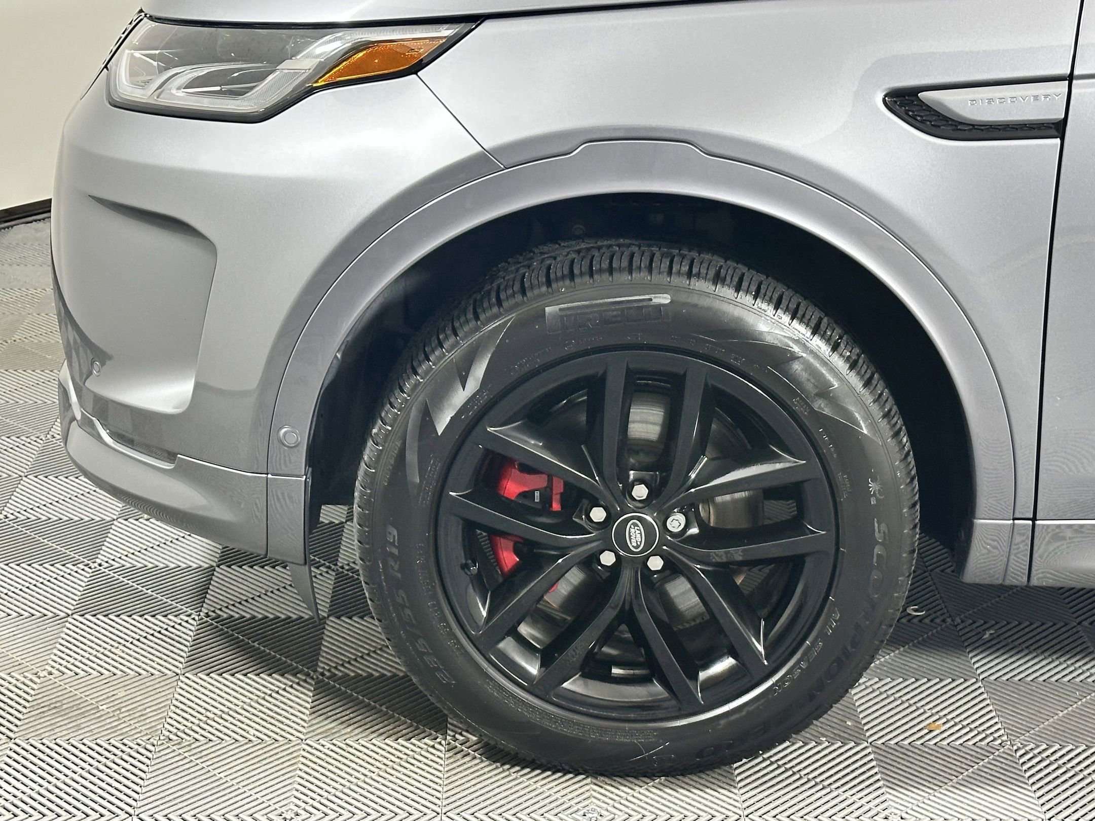 Certified 2025 Land Rover Discovery Sport S image 10