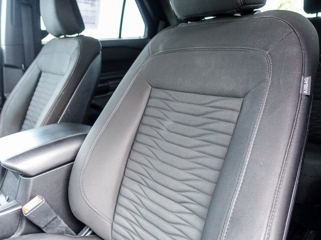 Used 2020 Ford Explorer XLT w/ Comfort Package image 25