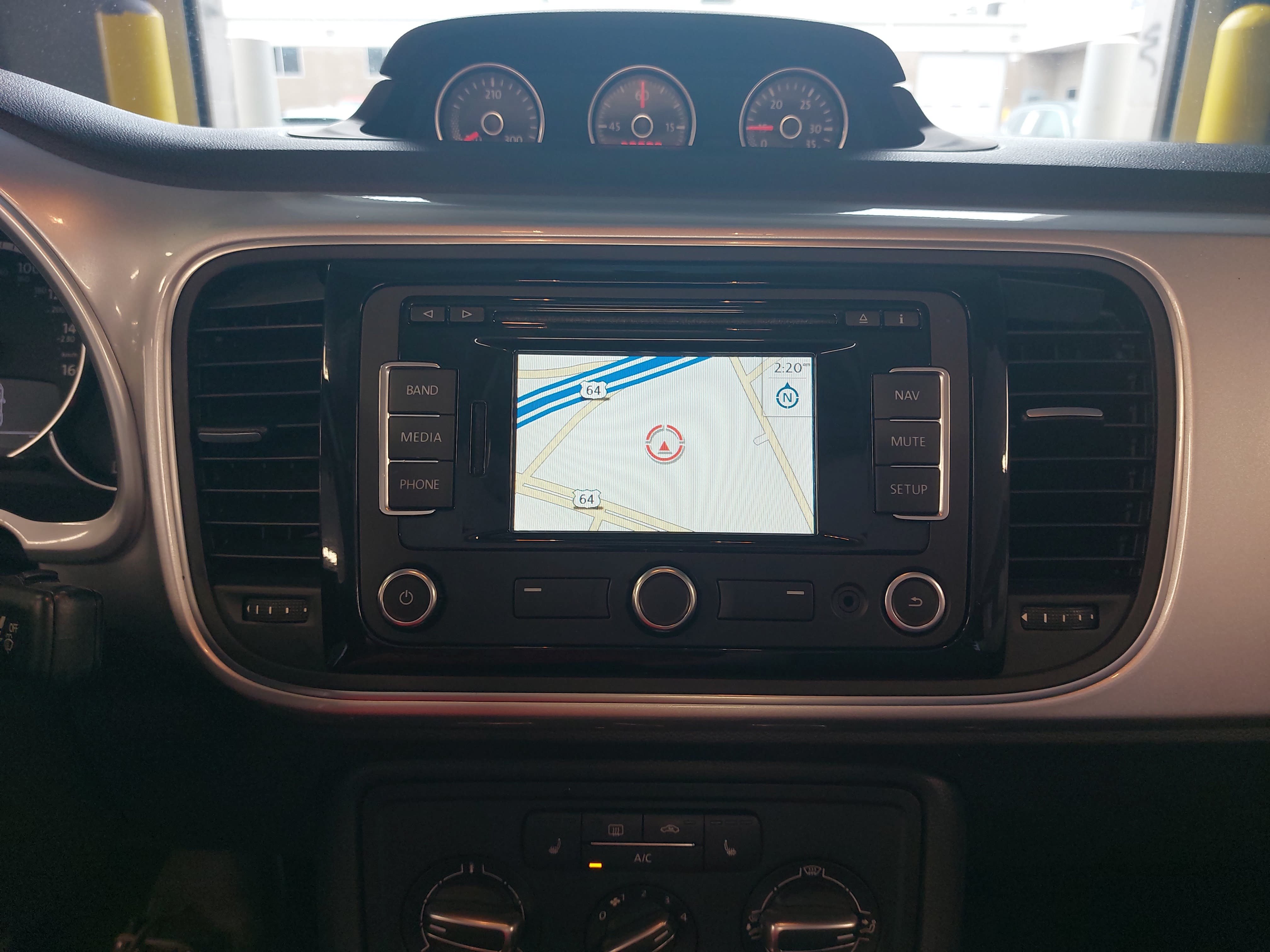 Used 2013 Volkswagen Beetle TDI FWD image 24