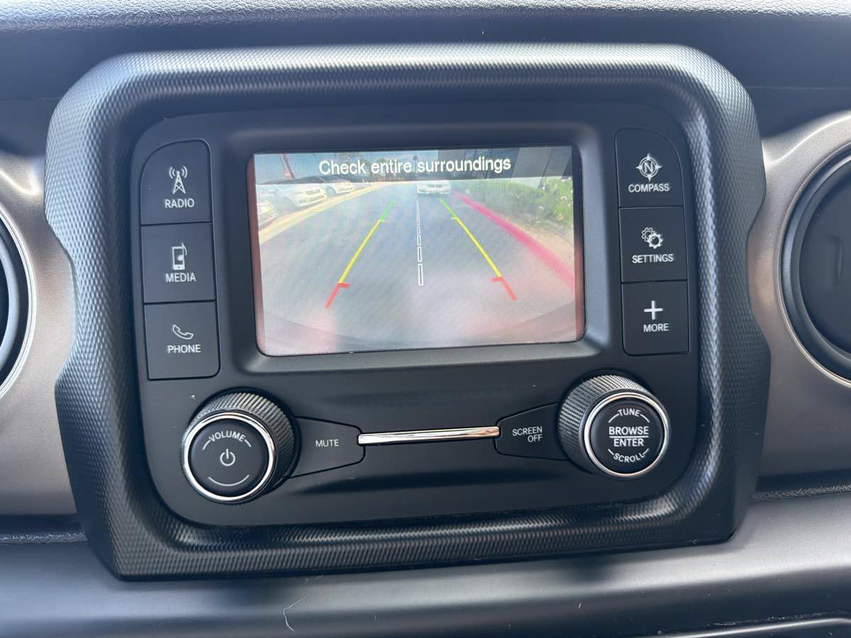 Used 2018 Jeep Wrangler Unlimited Sport AWD/4WD image 23