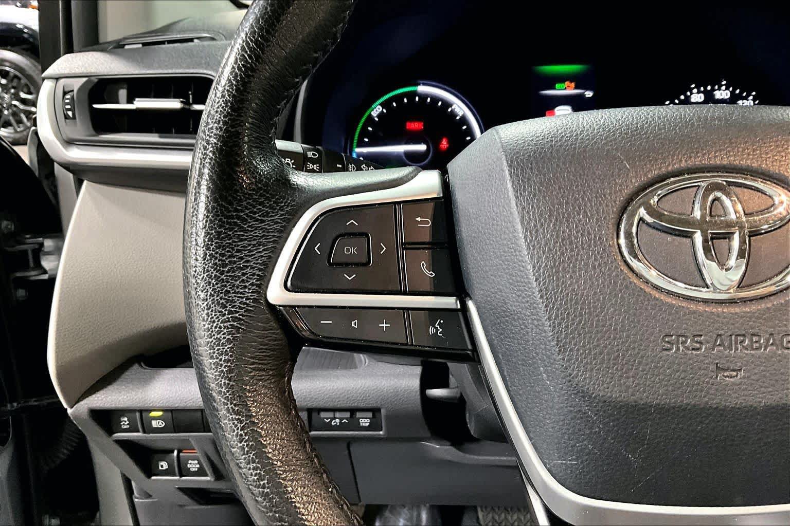 Used 2024 Toyota Sienna XLE FWD image 24