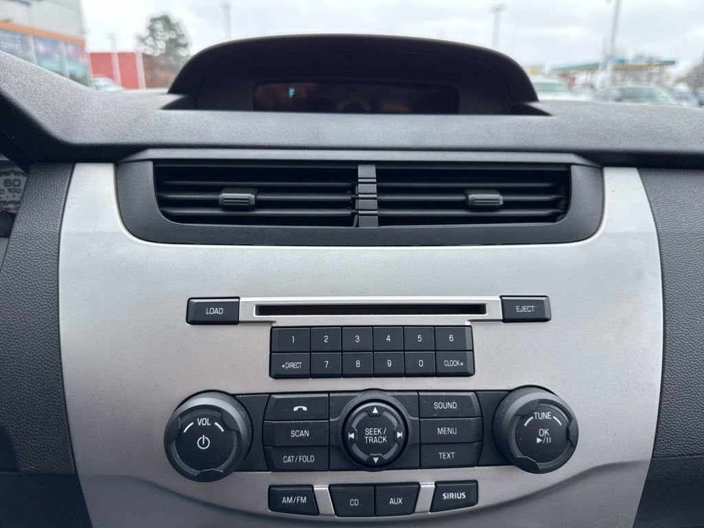 Used 2010 Ford Focus SE image 14