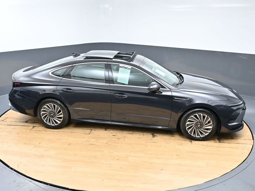 Used 2025 Hyundai Sonata Limited FWD image 51