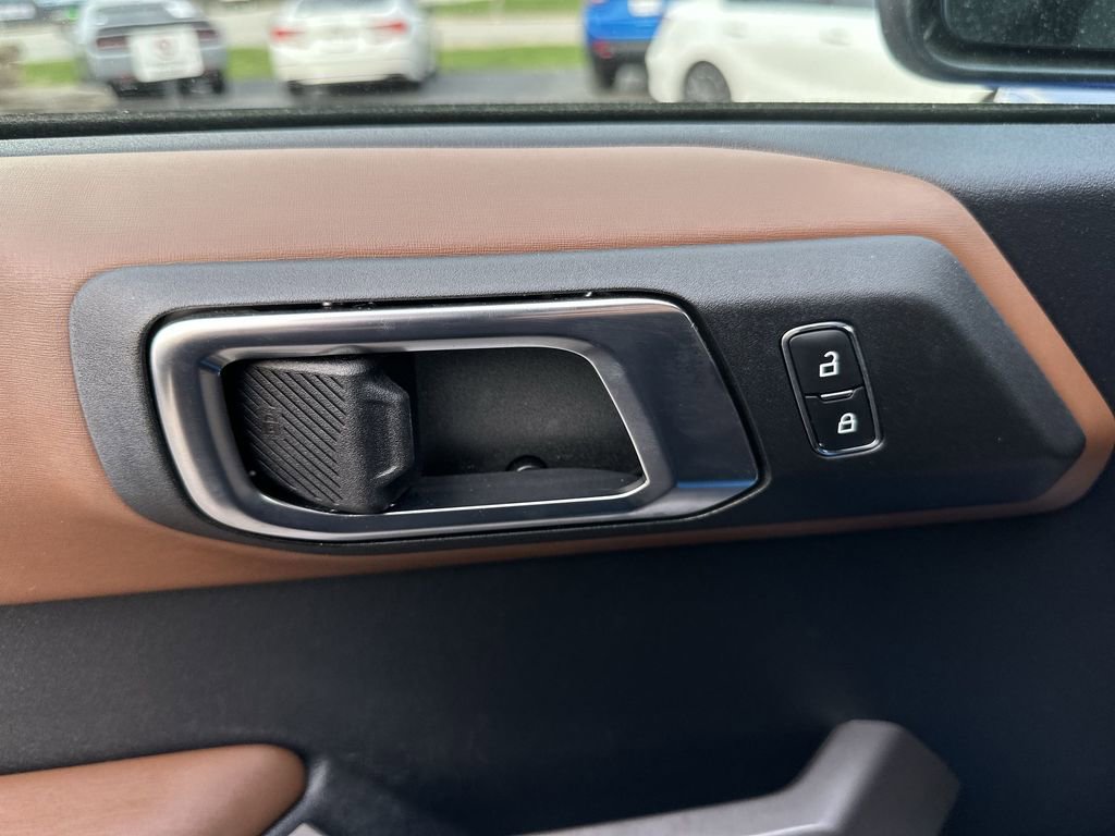 Used 2023 Ford Bronco Outer Banks AWD/4WD image 13