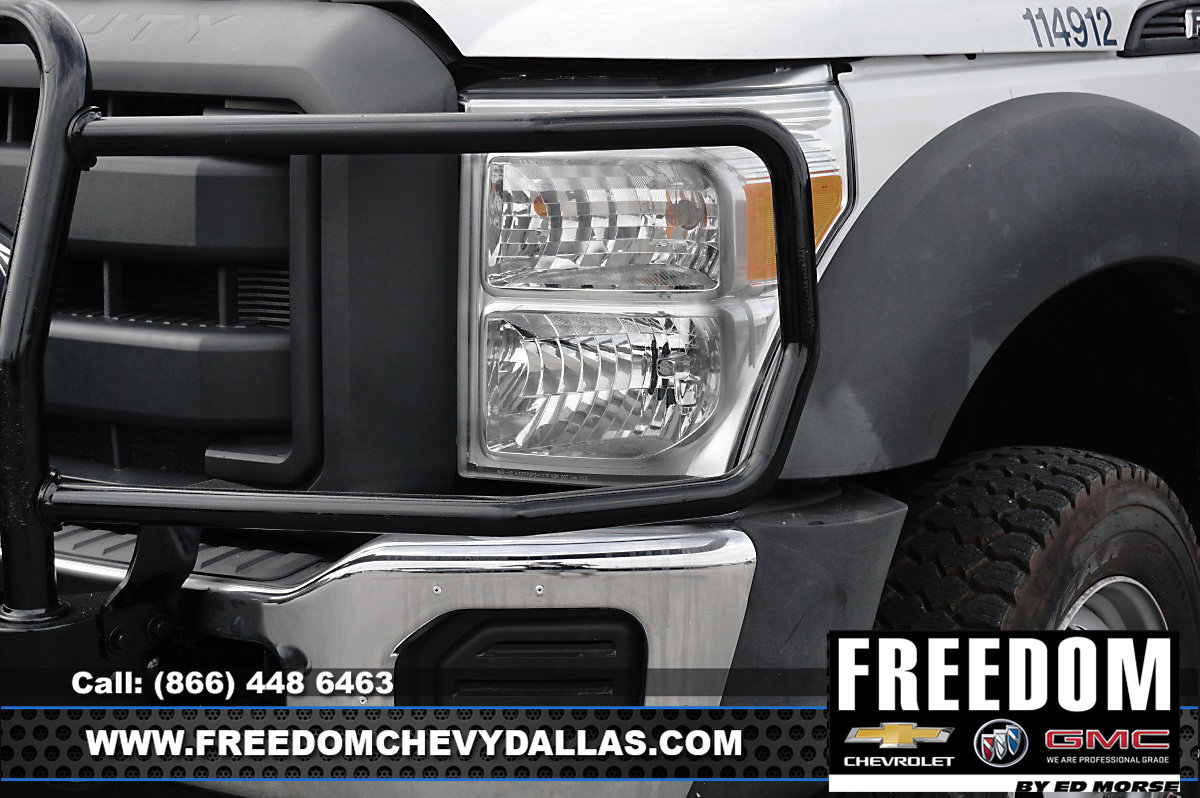 Used 2014 Ford F550 4x4 Regular Cab Super Duty image 4
