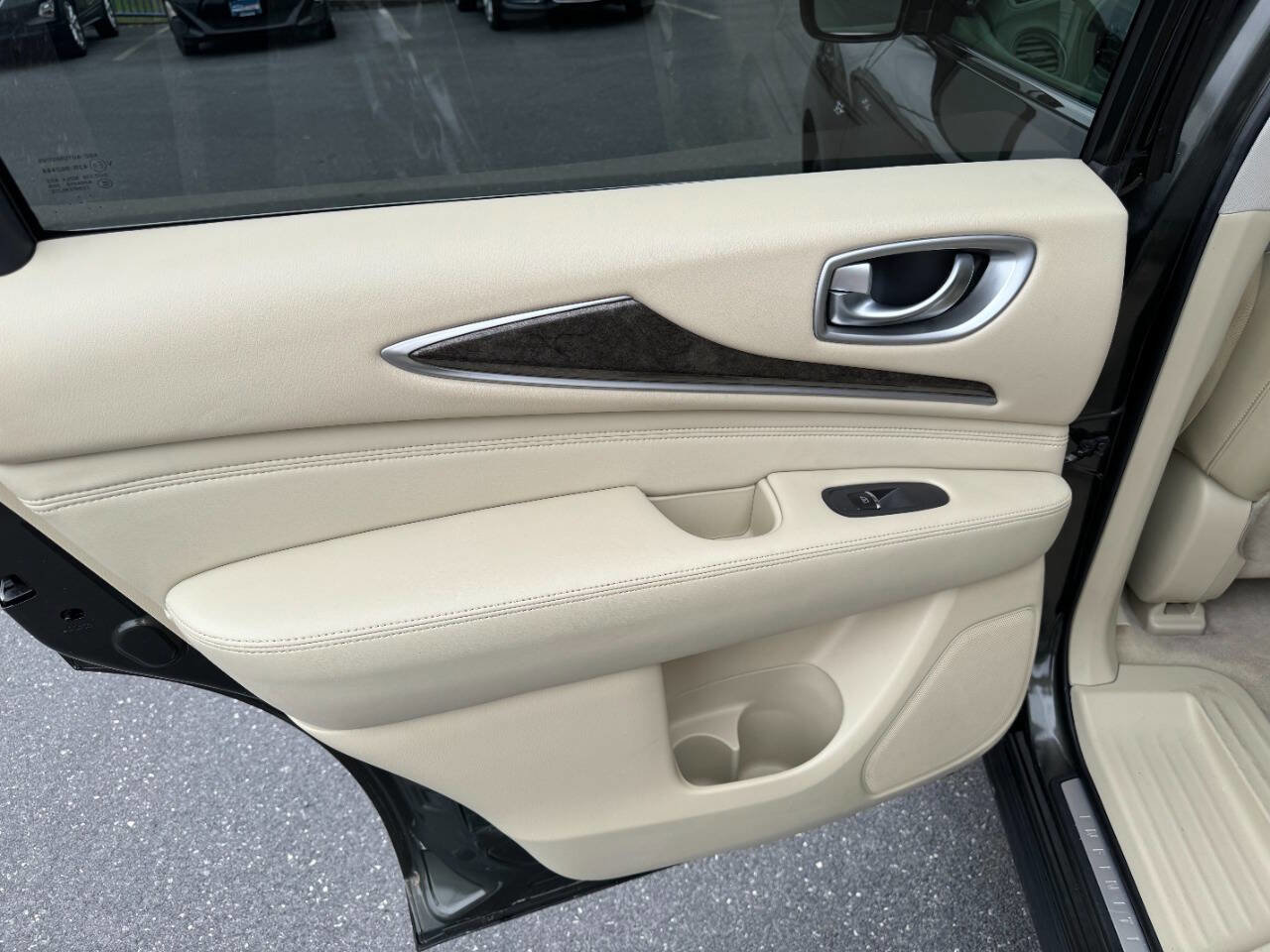 Used 2014 INFINITI QX60 AWD w/ Premium Package image 48