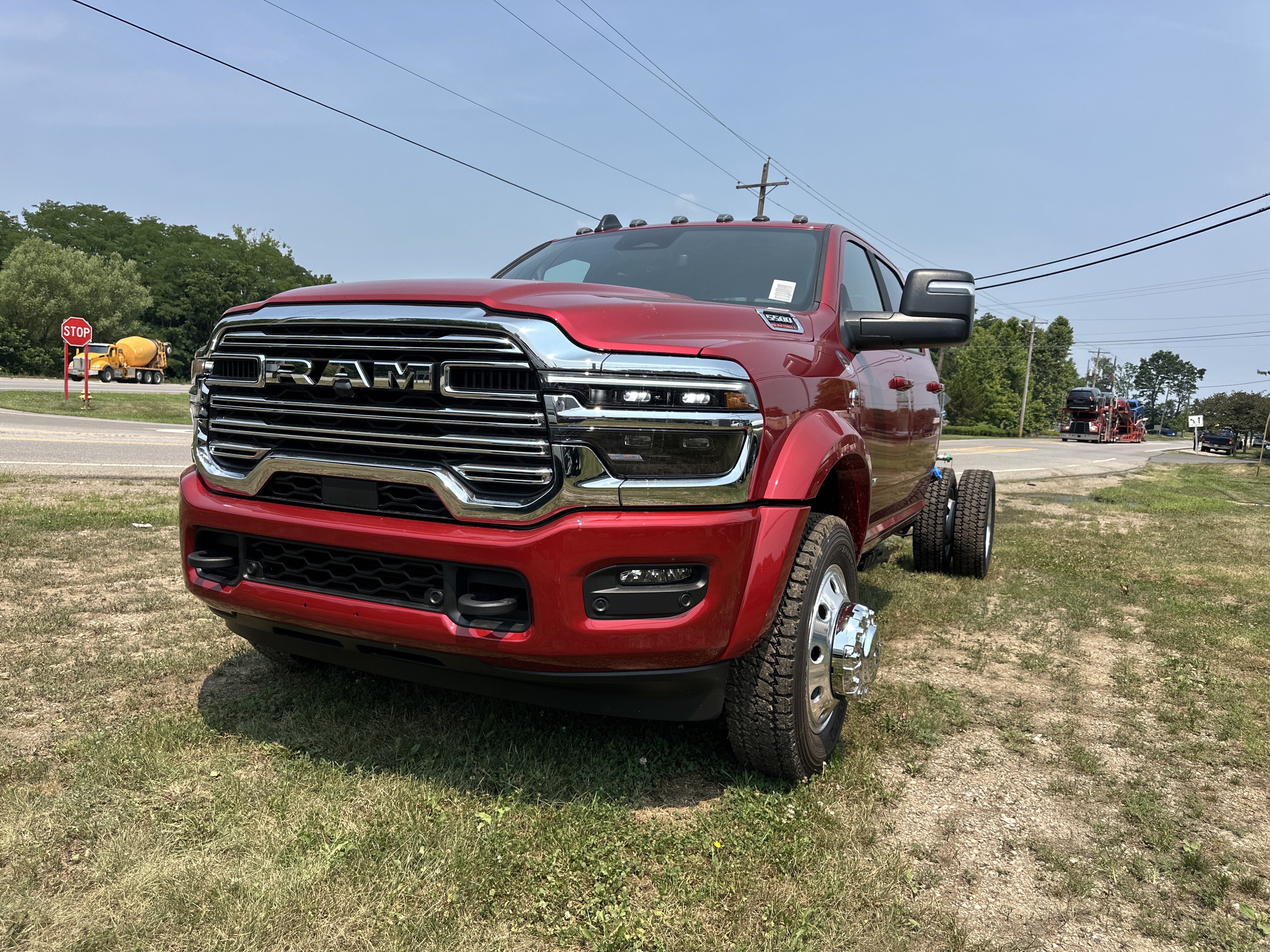 New 2026 RAM 5500 4x4 Crew Cab w/ Laramie Trim Package image 23