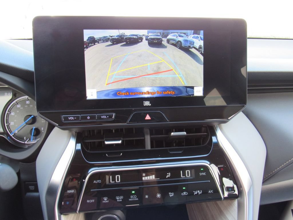 Used 2024 Toyota Venza XLE AWD/4WD image 25