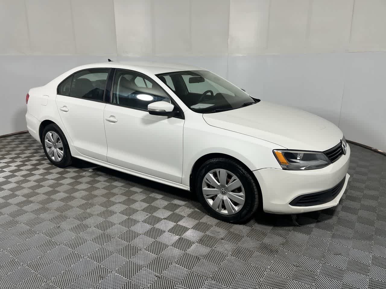 Used 2014 Volkswagen Jetta SE FWD image 2