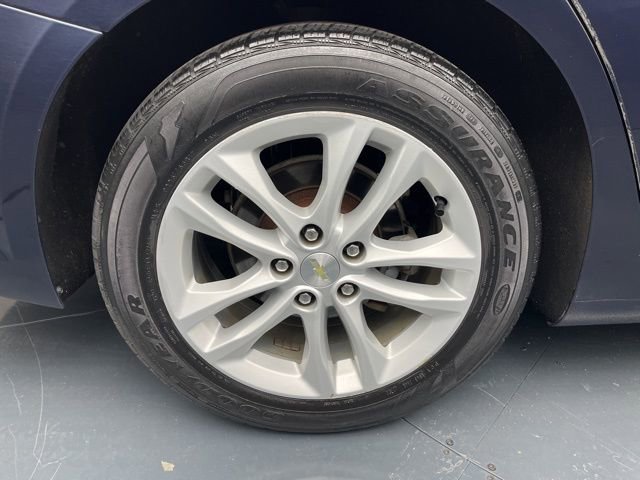 Used 2017 Chevrolet Malibu LT image 13