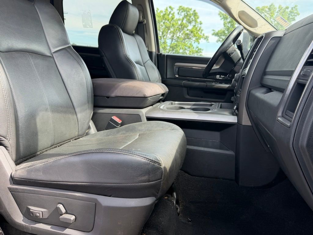Used 2018 RAM 2500 Laramie w/ Sport Appearance Group AWD/4WD image 10