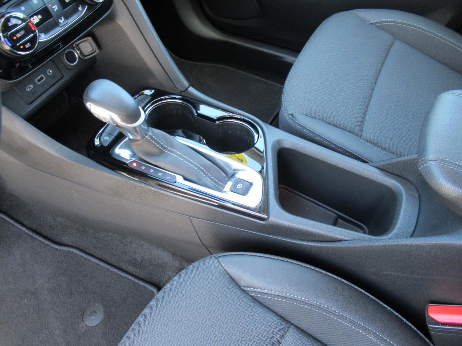 Used 2023 Buick Encore GX Select w/ Safety Package II image 17