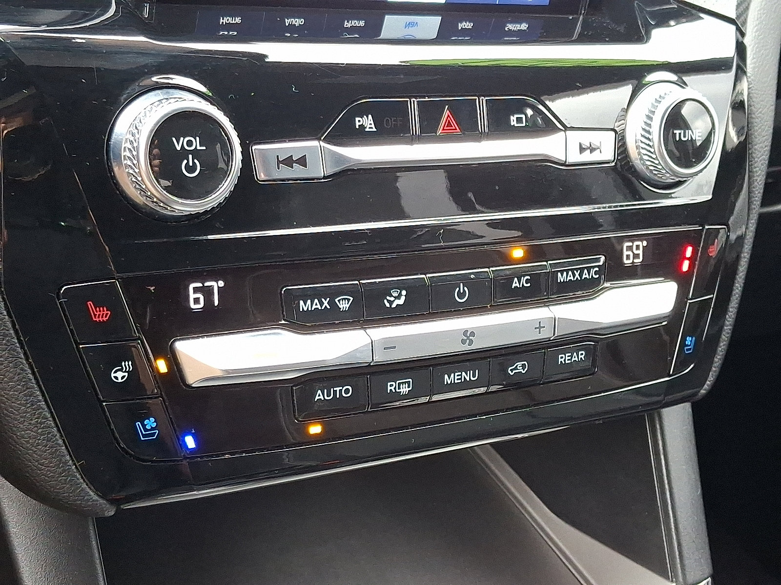 Certified 2021 Ford Explorer ST w/ Equipment Group 401A image 16