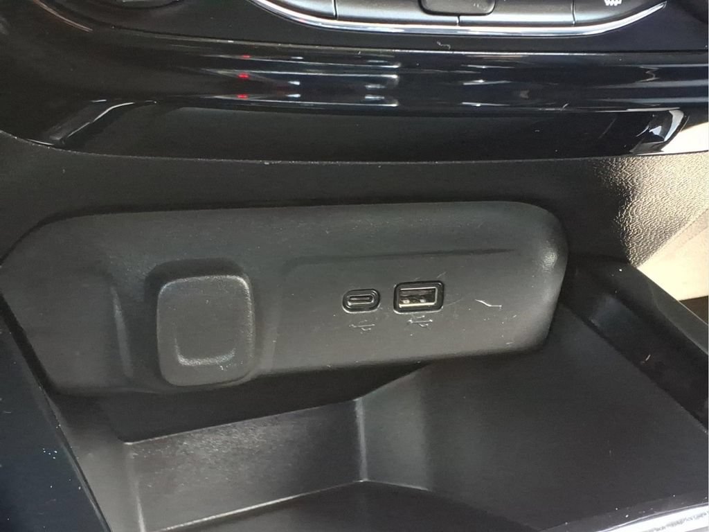 Used 2025 Chevrolet Trax LT w/ Driver Confidence Package FWD image 15
