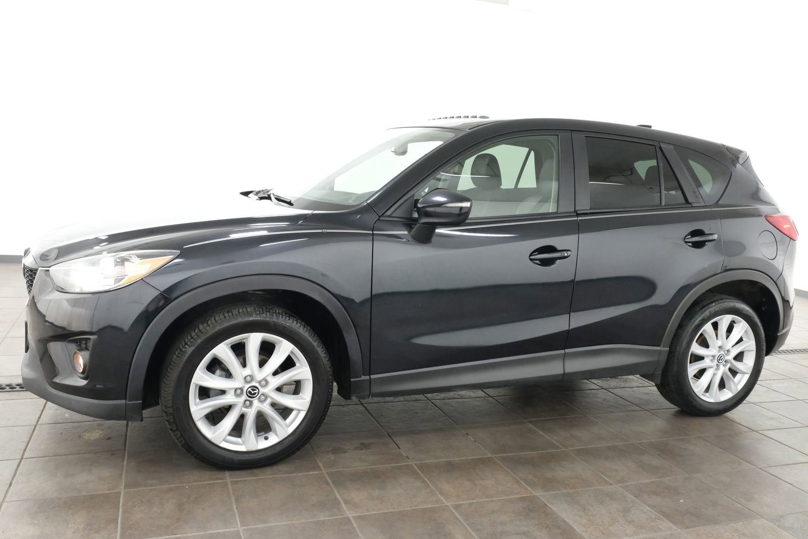 Used 2015 MAZDA CX-5 Grand Touring AWD/4WD image 2