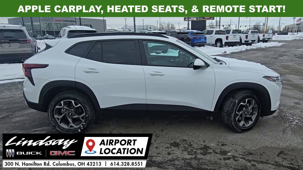 Used 2025 Chevrolet Trax LT w/ LT Convenience Package image 9