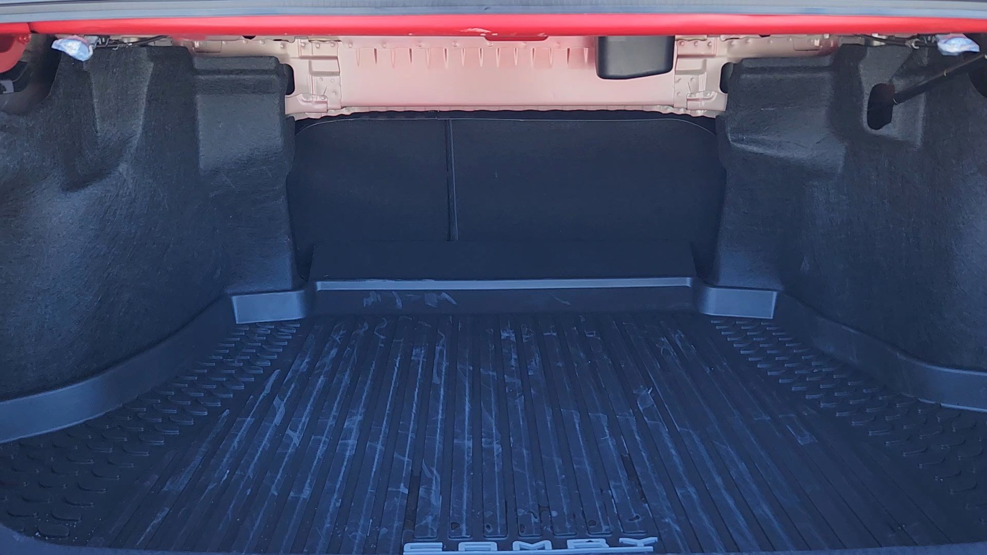 Used 2025 Toyota Camry SE image 19