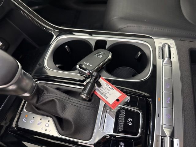 Certified 2023 Kia Carnival SX Prestige image 33