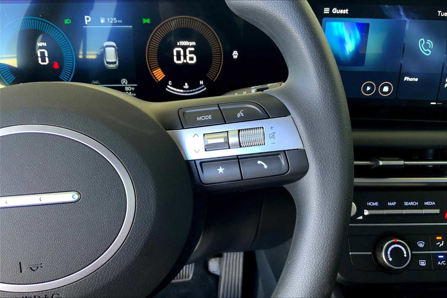 Used 2025 Hyundai Tucson SE image 45