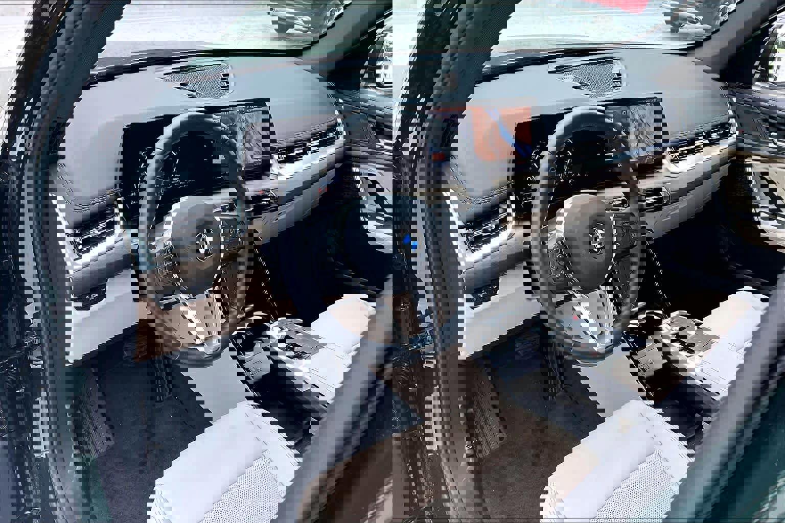 Used 2025 BMW X1 xDrive28i w/ Convenience Package AWD/4WD image 18