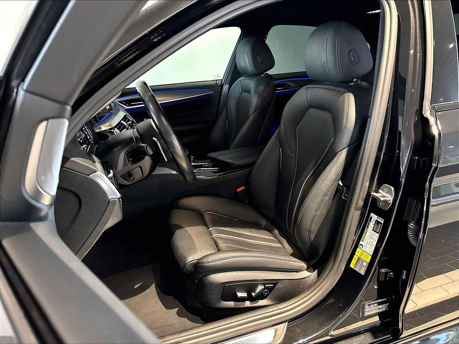 Used 2019 BMW 530e w/ M Sport Package RWD image 8