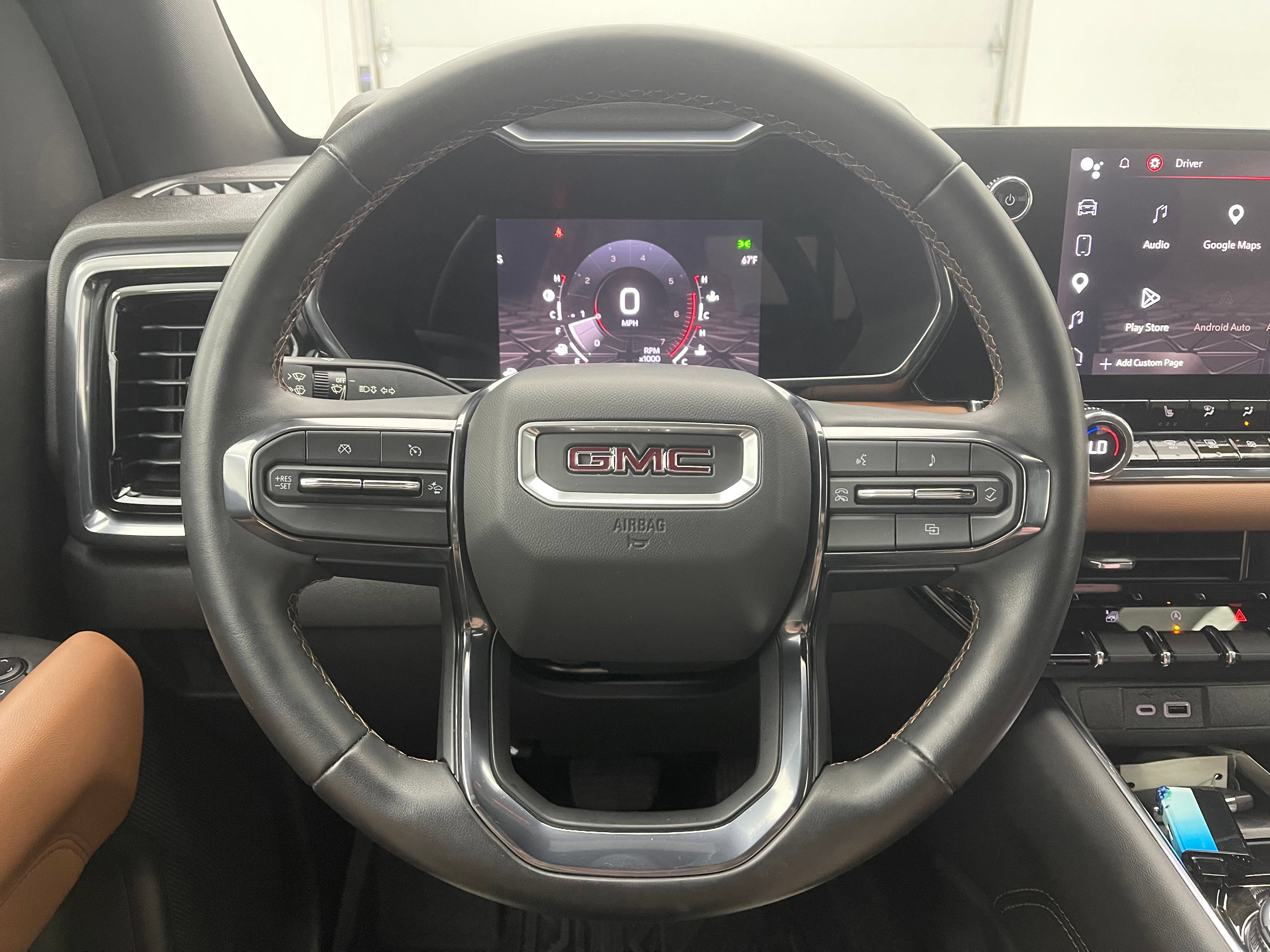 Used 2023 GMC Canyon AT4 w/ Canyon Safety Plus Package AWD/4WD image 18