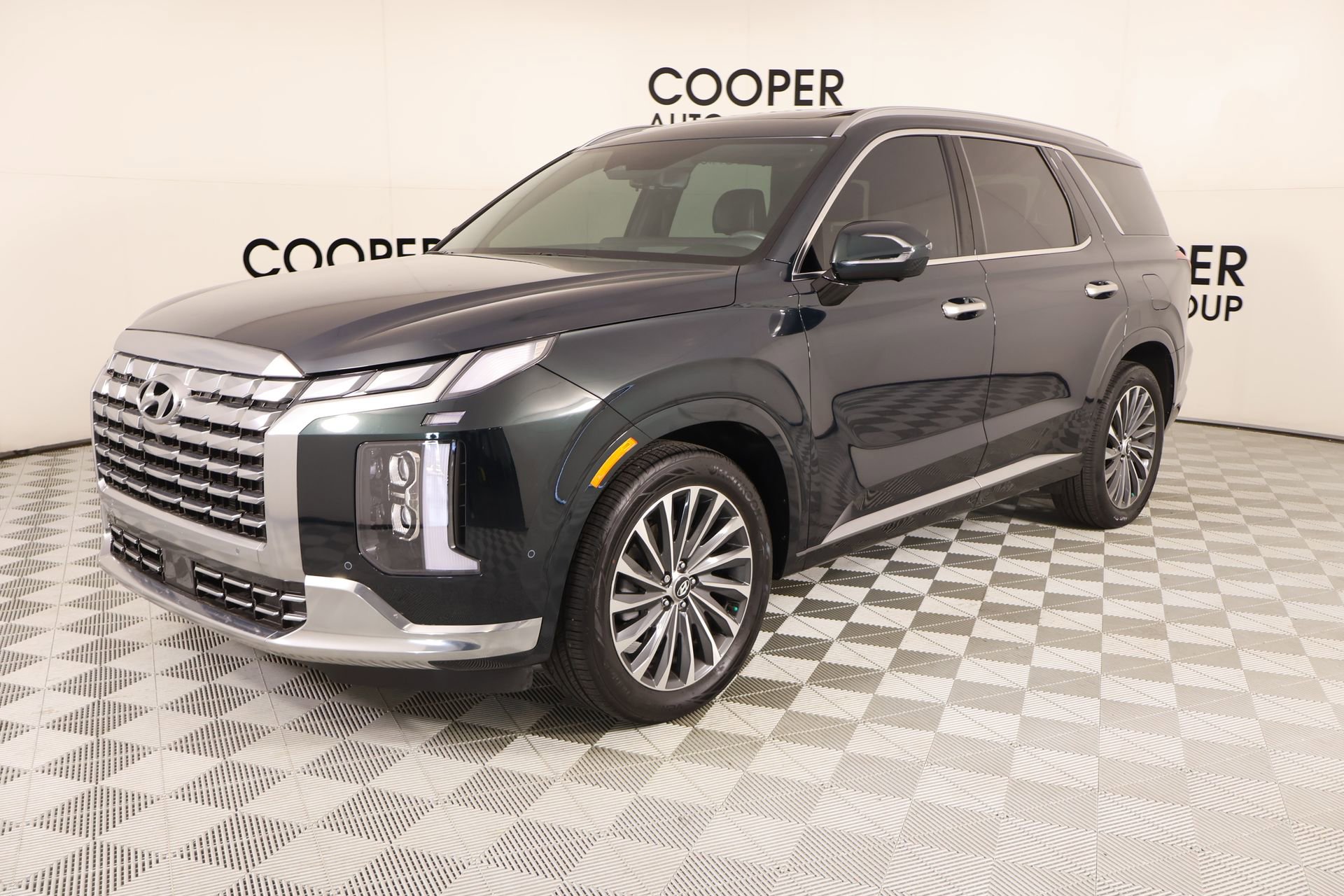 Used 2024 Hyundai Palisade Calligraphy image 11