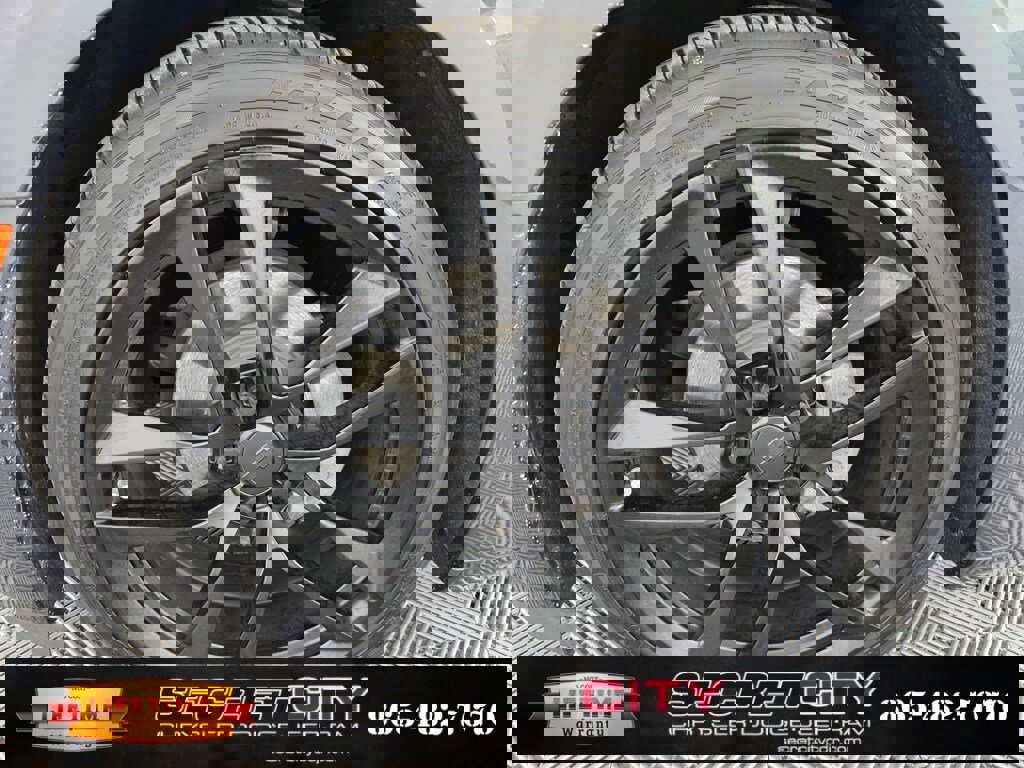 Used 2023 Chevrolet Camaro LT w/ RS Package image 9