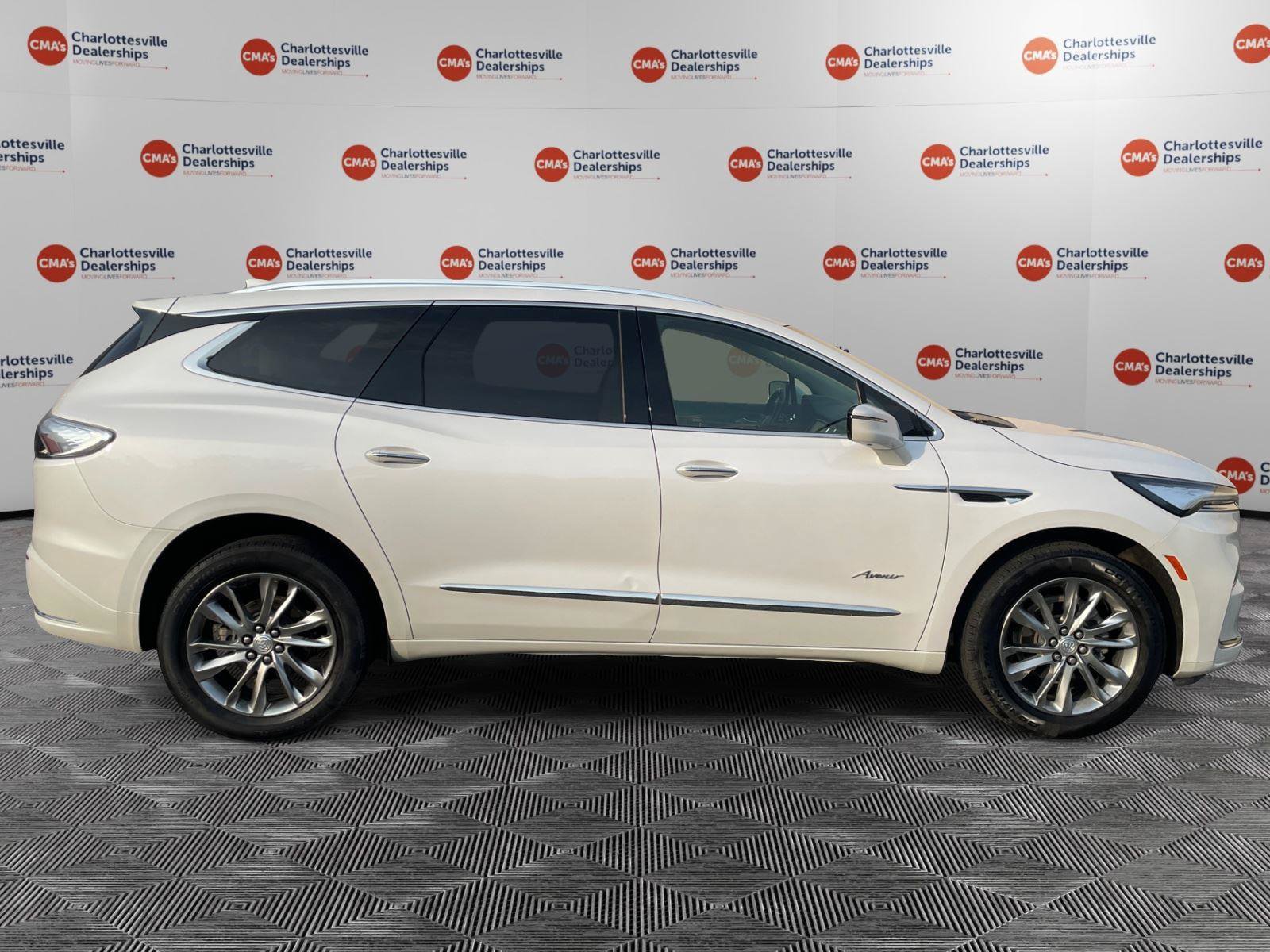 Used 2022 Buick Enclave Avenir w/ Avenir Technology Package AWD/4WD image 6