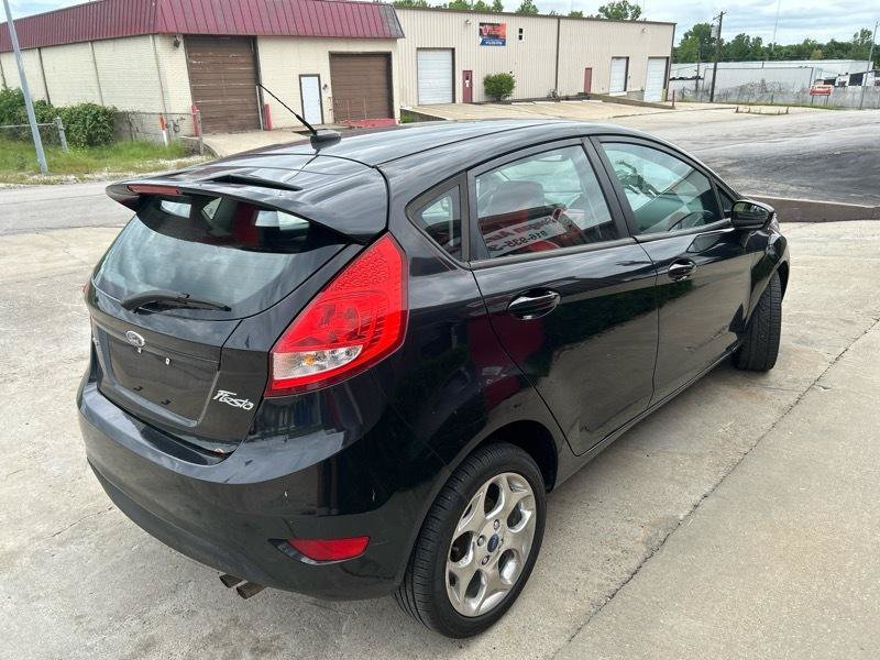 Used 2012 Ford Fiesta SES FWD image 3