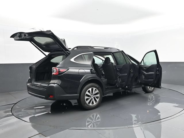 Used 2024 Subaru Outback Premium AWD/4WD image 32