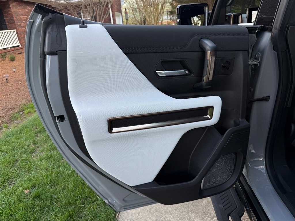 Used 2024 GMC Hummer EV 3X w/ LPO, Illumination Package image 62