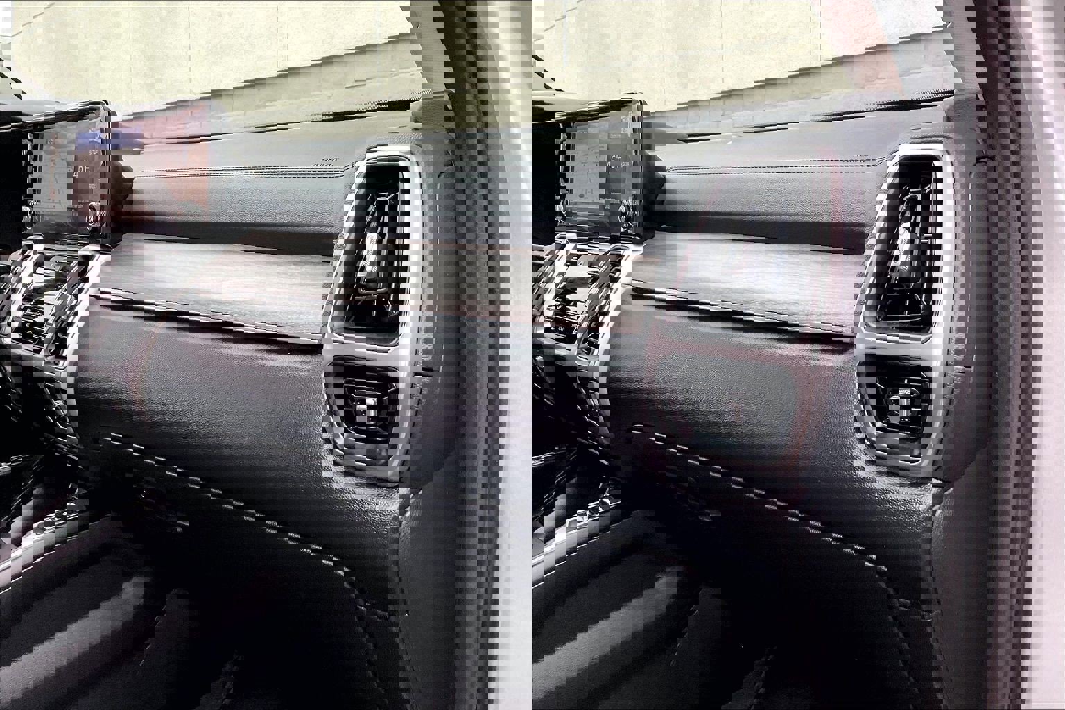 Used 2021 Kia Sorento EX w/ EX AWD X-Line Package image 16