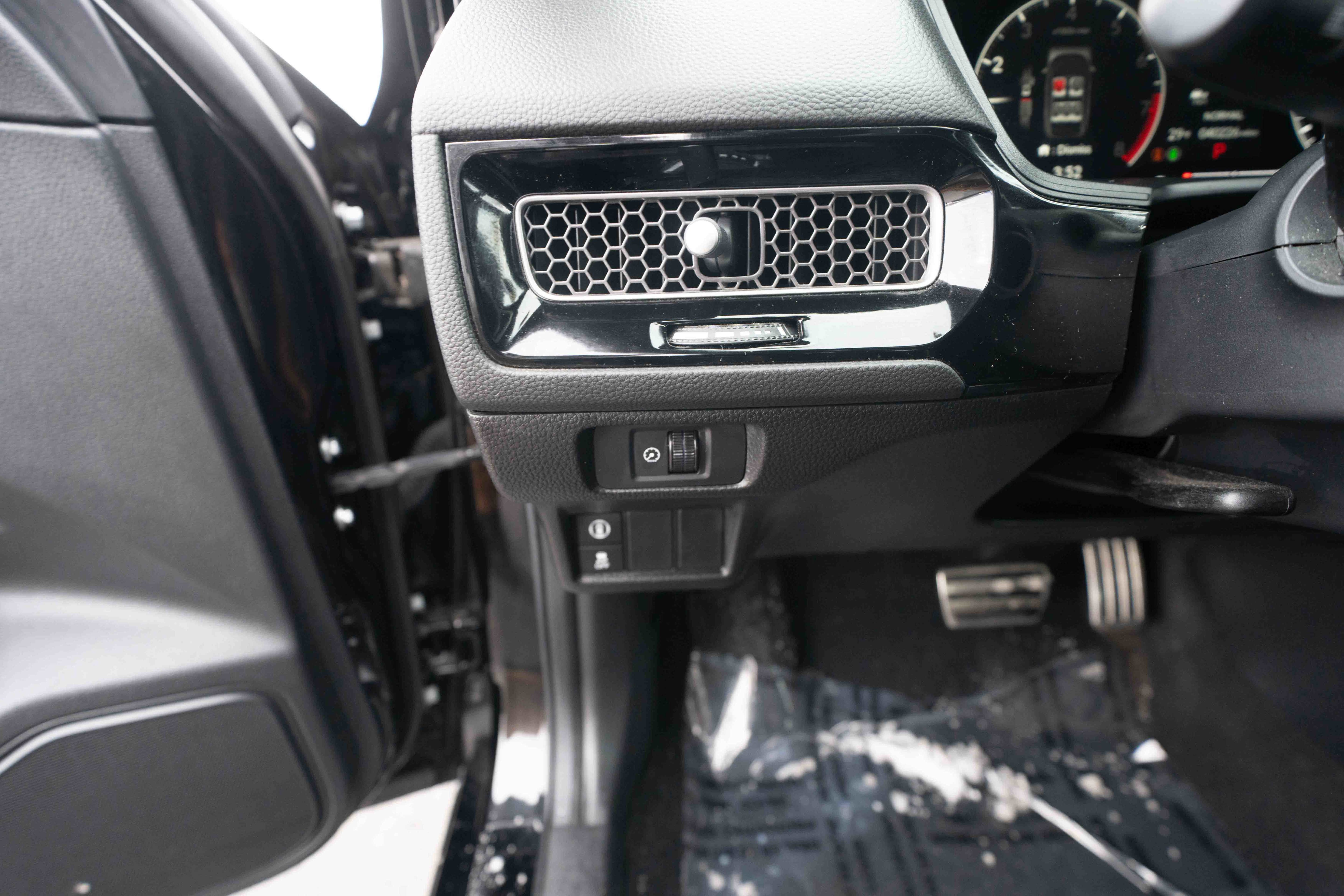 Used 2023 Honda Civic Sport image 11